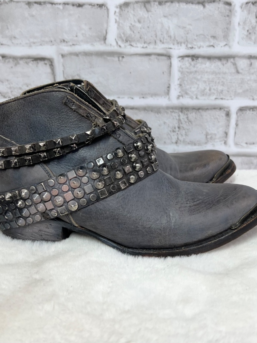 🦅|•FREEBIRD BY STEVEN•| 'MZLOW' Cool Ankle Booties Size 7 - Picture 2 of 8